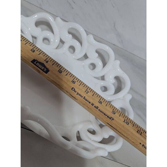 Fostoria Vintage White Milk Glass Folded Fruit Bowl Glassware - Picture 6 of 7